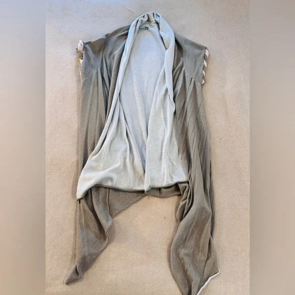 Alice + Olivia Two-Tone - Picture 6 of 8